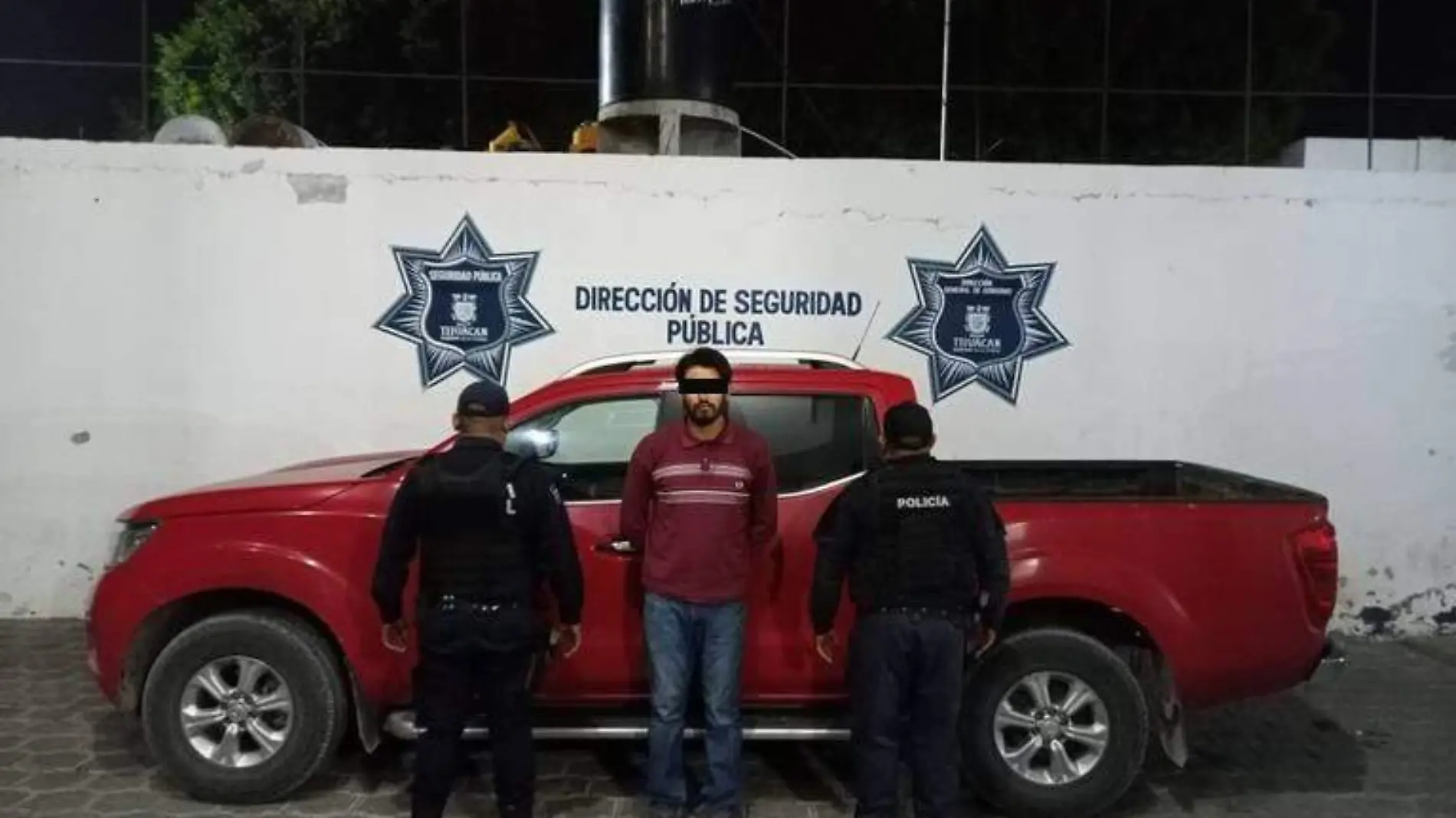 Detienen a hombre que viajaba en camioneta robada en Tehuacán